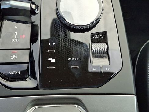 Certified 2026 BMW iX xDrive45 w/ M Sport Package image 24