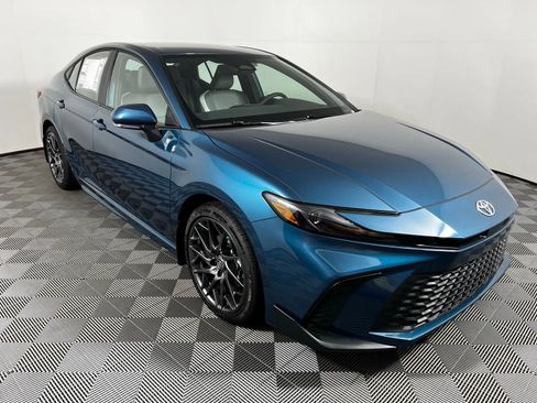 New 2026 Toyota Camry SE image 3