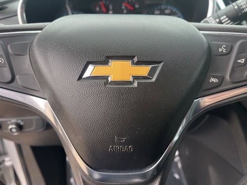 Used 2018 Chevrolet Equinox LT image 17