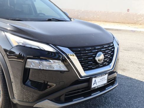 Used 2023 Nissan Rogue SL w/ SL Premium Package FWD image 9
