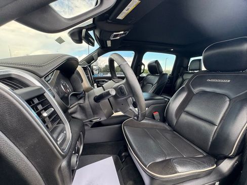 Used 2019 RAM 1500 Laramie image 9