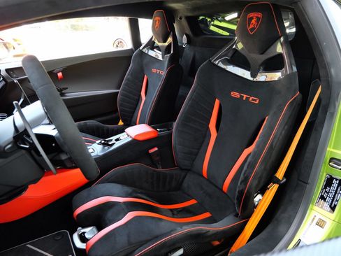 Used 2023 Lamborghini Huracan STO RWD image 6