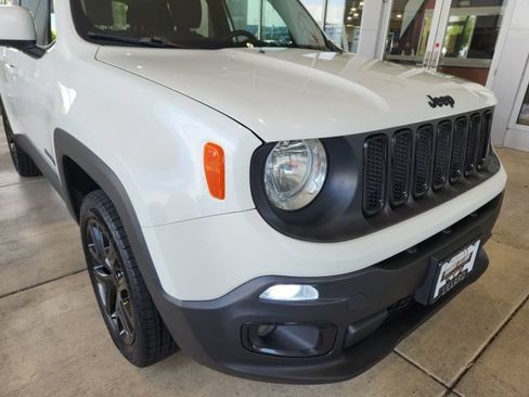 Used 2017 Jeep Renegade Altitude AWD/4WD image 8