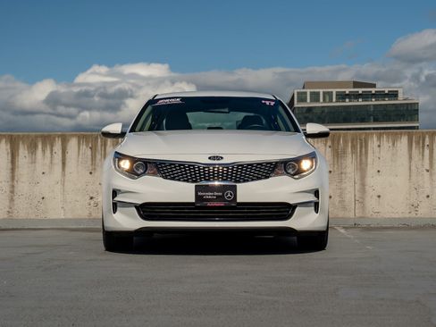 Used 2017 Kia Optima EX FWD image 2