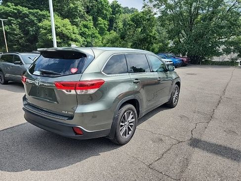 Used 2019 Toyota Highlander XLE AWD/4WD image 8