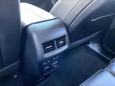 Used 2018 Chevrolet Equinox Premier AWD/4WD image 11