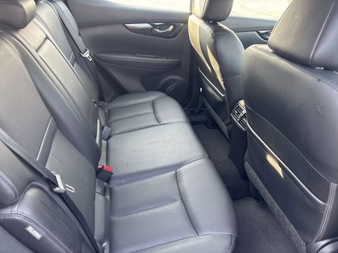 Used 2022 Nissan Rogue Sport SL image 16