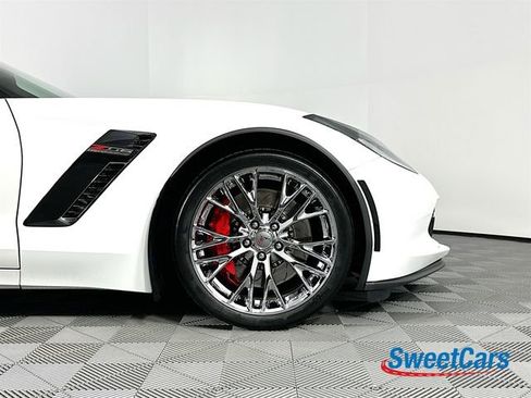 Used 2015 Chevrolet Corvette Z06 w/ 3LZ Preferred Equipment Group RWD image 44