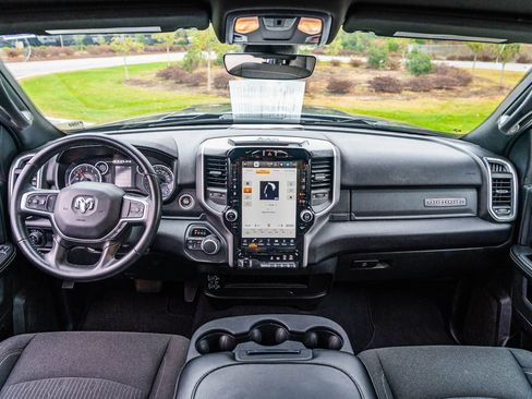 Used 2024 RAM 2500 Big Horn w/ Sport Appearance Package image 22