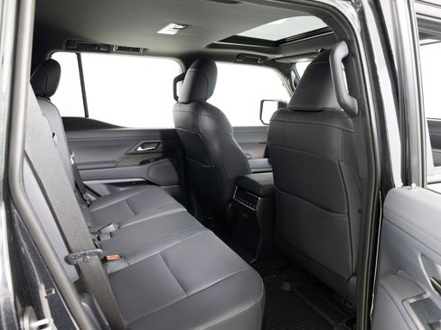 Used 2024 Lexus GX 550 image 38