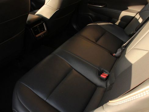 Used 2024 Toyota Crown image 18