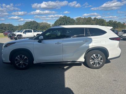 Used 2022 Toyota Highlander XLE
