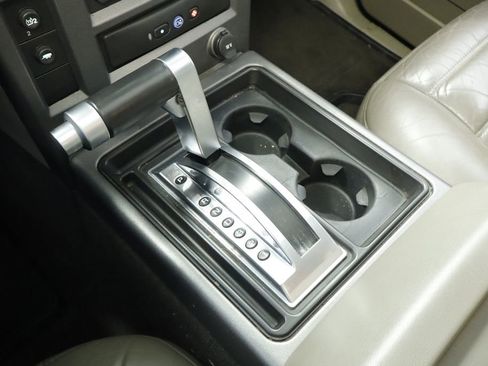 Used 2004 HUMMER H2 w/ Preferred Equipment Group AWD/4WD image 27