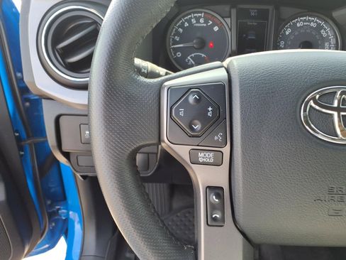 Used 2020 Toyota Tacoma TRD Sport w/ Technology Package image 14