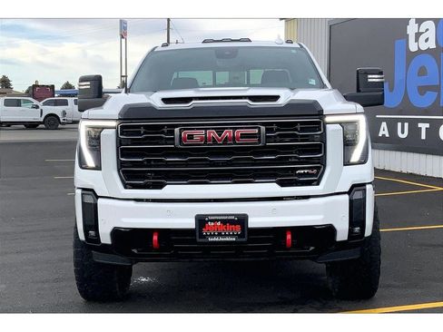 Used 2024 GMC Sierra 2500 AT4 w/ AT4 Premium Plus Package image 3