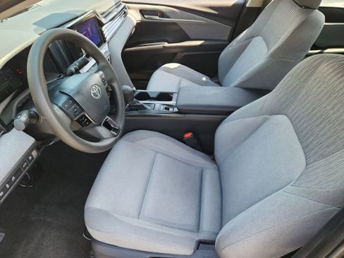 Used 2025 Toyota Camry LE image 9