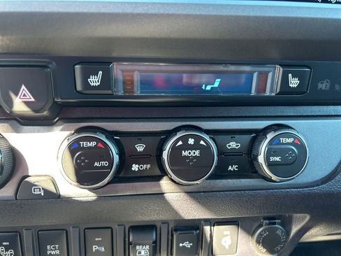 Used 2020 Toyota Tacoma TRD Off-Road w/ TRD Premium Off Road Package image 23