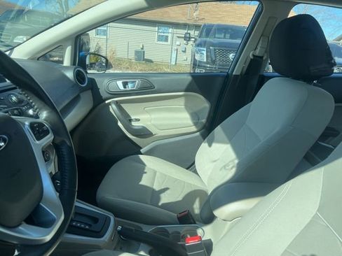 Used 2014 Ford Fiesta SE image 8
