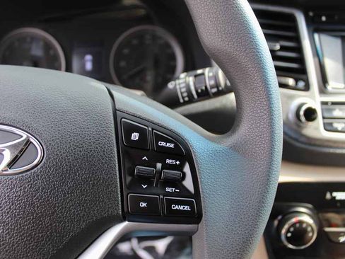Used 2016 Hyundai Tucson SE w/ Option Group 02 FWD image 16