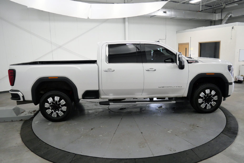 Used 2024 GMC Sierra 2500 Denali w/ Denali Reserve Package AWD/4WD image 9