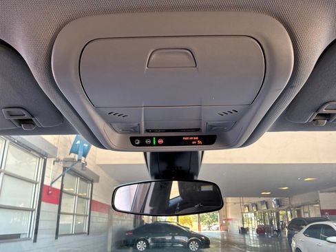 Used 2025 Chevrolet Blazer LT FWD image 17