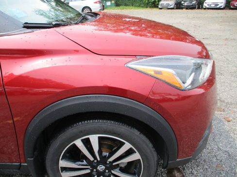 Used 2020 Nissan Kicks SR FWD image 21