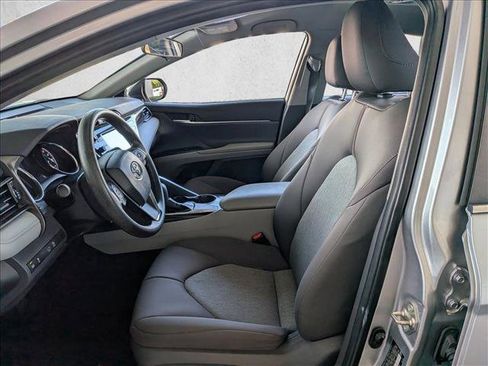 Used 2019 Toyota Camry LE image 14