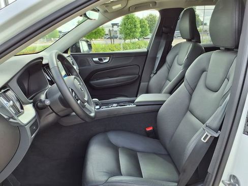 Used 2025 Volvo XC60 B5 Plus AWD/4WD image 14