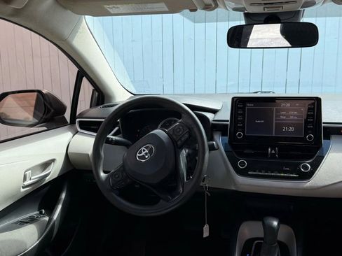 Used 2020 Toyota Corolla LE image 5
