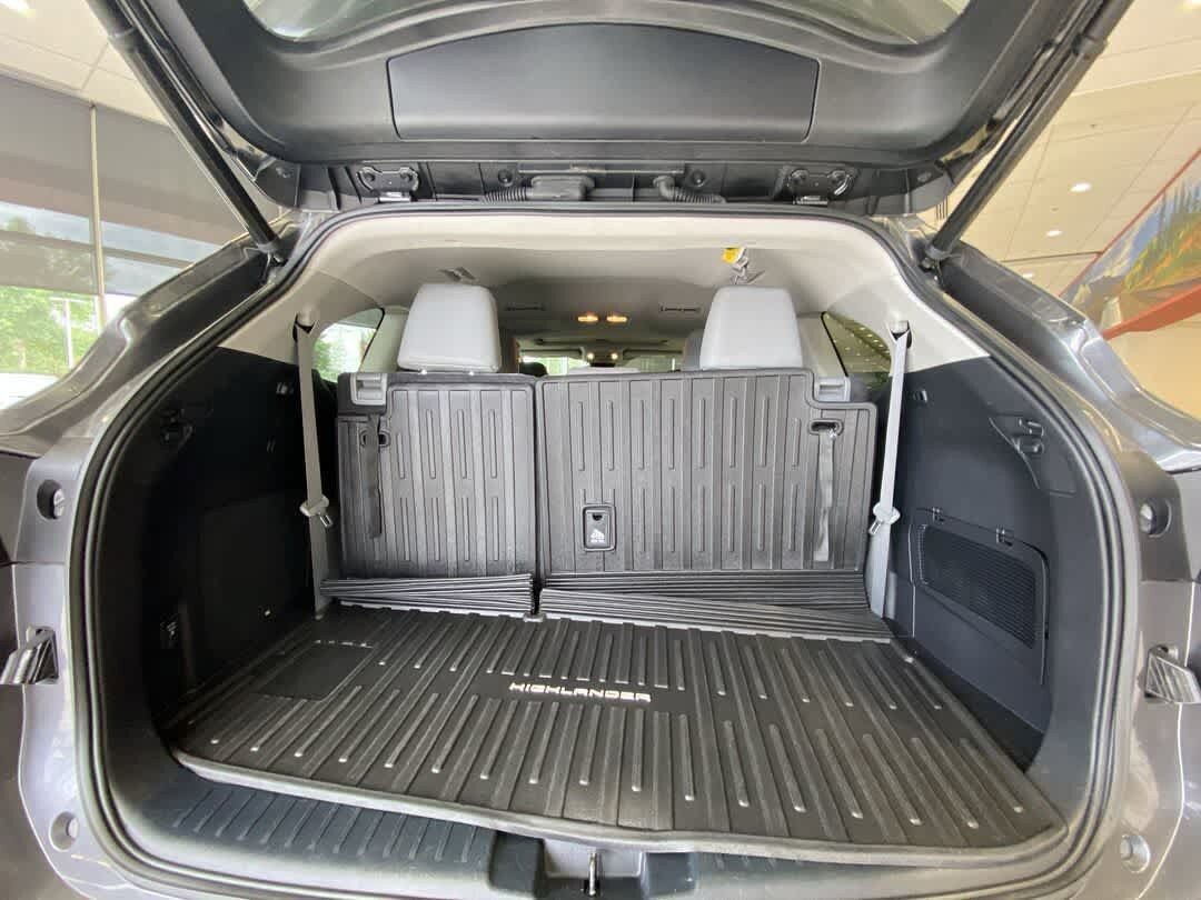 Used 2022 Toyota Highlander Limited AWD/4WD image 28
