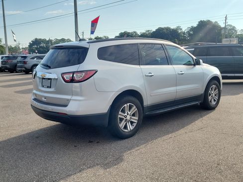 Used 2017 Chevrolet Traverse LT FWD image 6