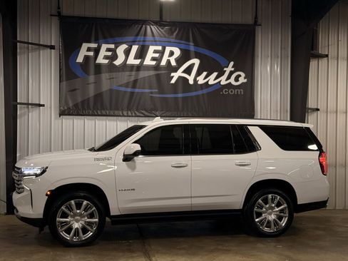 Used 2021 Chevrolet Tahoe High Country w/ Premium Package image 17