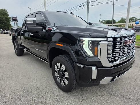 Used 2024 GMC Sierra 2500 Denali w/ Denali Reserve Package AWD/4WD image 7