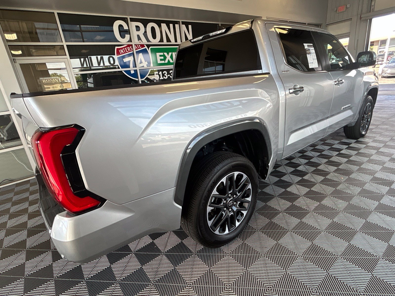 Used 2026 Toyota Tundra Limited AWD/4WD image 6