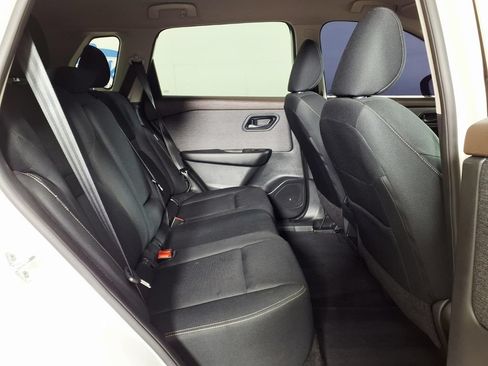 Used 2023 Nissan Rogue S FWD image 11