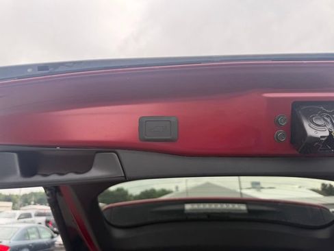 Used 2022 Toyota RAV4 XLE Premium AWD/4WD image 9
