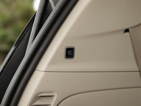 Used 2022 Chrysler Pacifica Touring-L FWD image 29