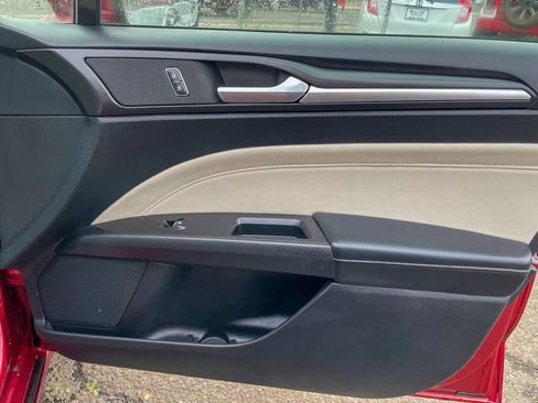 Used 2018 Ford Fusion Titanium image 33