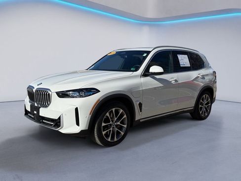 Used 2025 BMW X5 xDrive50e w/ Premium Package image 7