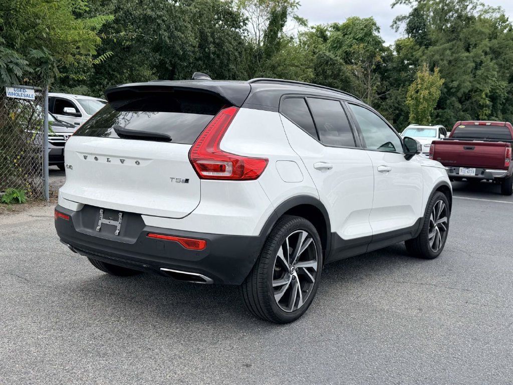 Used 2020 Volvo XC40 T5 R-Design w/ Protection Package Premier AWD/4WD image 2