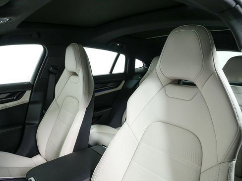 New 2026 Porsche Panamera 4 E-Hybrid image 5