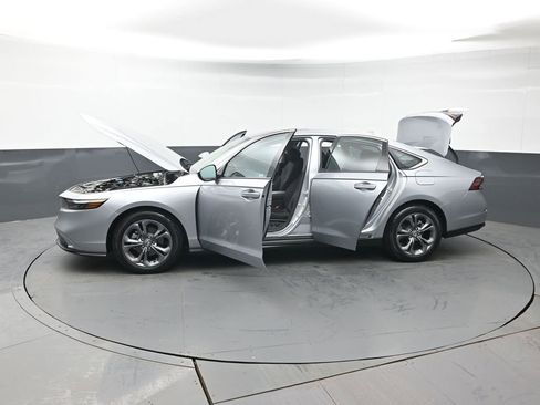 Used 2023 Honda Accord EX image 41