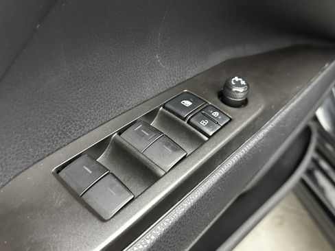 Used 2021 Toyota Camry SE image 11