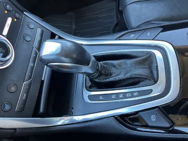 Used 2017 Ford Edge Titanium w/ Equipment Group 302A AWD/4WD image 29