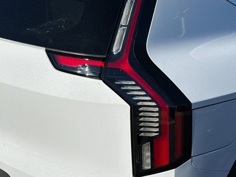 New 2026 Kia EV9 Wind image 33