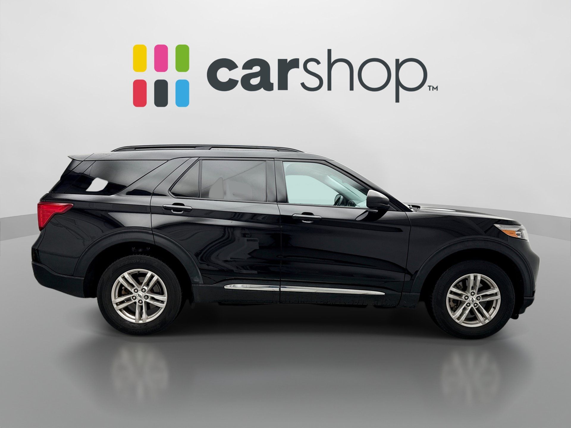 Used 2023 Ford Explorer XLT AWD/4WD image 6