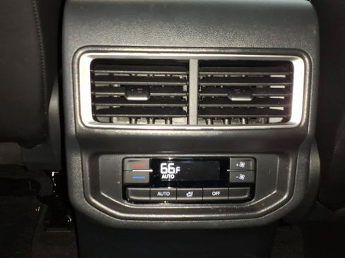 Used 2026 Volkswagen Atlas SE w/ Panoramic Sunroof Package AWD/4WD image 16