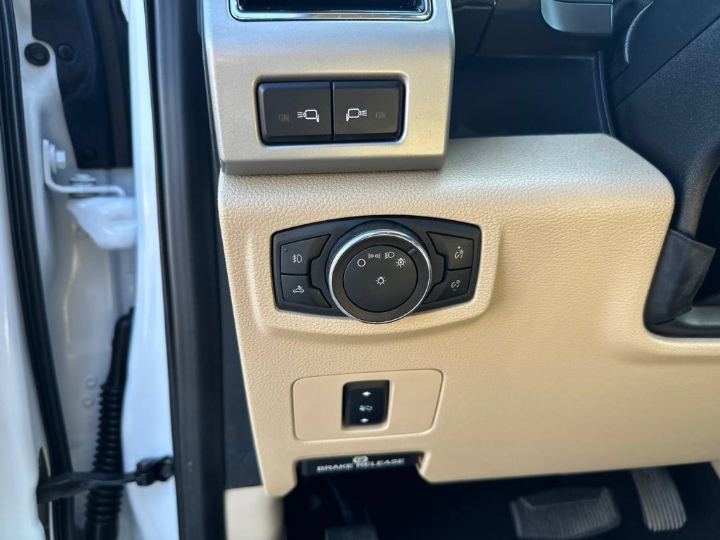 Used 2019 Ford F350 Lariat w/ Chrome Package AWD/4WD image 17