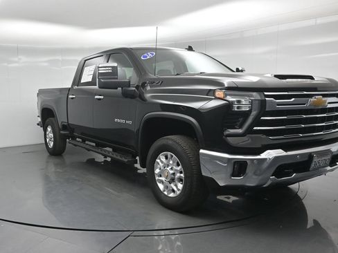 Used 2024 Chevrolet Silverado 2500 LTZ w/ LTZ Convenience Package AWD/4WD image 26