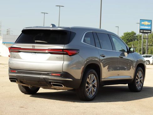 Used 2025 Buick Enclave Preferred w/ Power Package AWD/4WD image 7